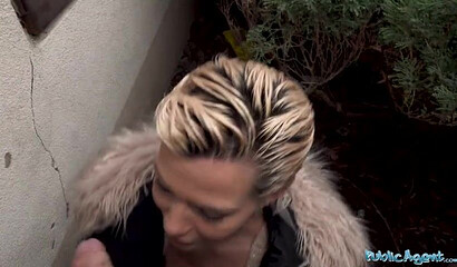 Busty MILF takes cash for a quickie