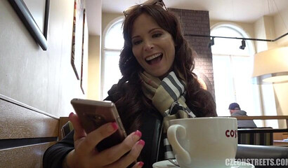 Cougar Syren De Mer let me fuck her big ass on the first date