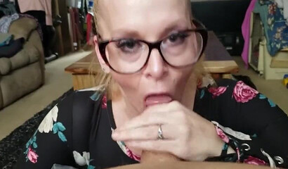 Stepmom with eyeglasses looks so damn good while sucking my dick in POV