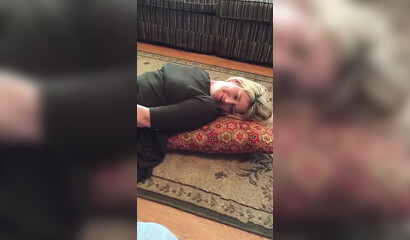 Sharing my slutty wife with a friend