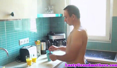 Mature nympho enjoys missionary sex on the sofa