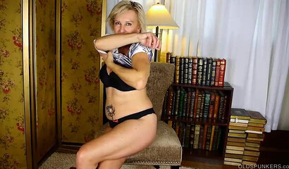 Super cute cougar talks dirty and fucks her soaking wet pussy