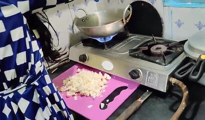 The maid who came from the village did not have any leaves, so the owner took advantage of that and fucked the maid (Hindi Clear Audio)