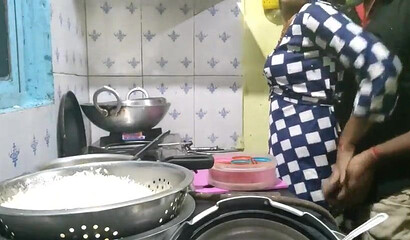 The maid who came from the village did not have any leaves, so the owner took advantage of that and fucked the maid (Hindi Clear Audio)