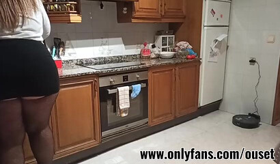 Latina with a huge ass is surprised in the kitchen. Join their fan club www.onlyfans.com\/ouset