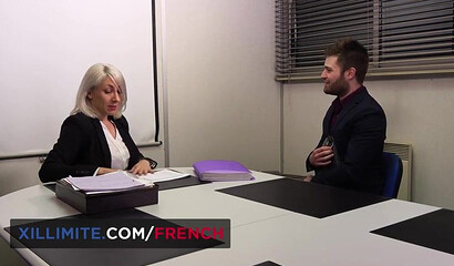 Blonde cougar wants it in the ass