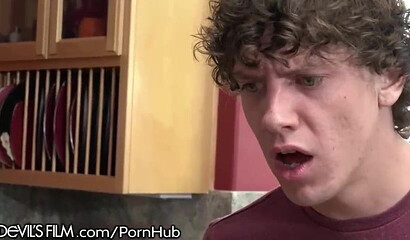 Music teacher caught her squirting then he was the one squirting on her face