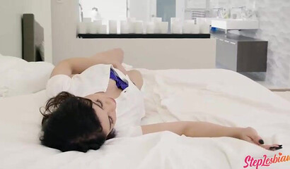 Blonde stepmom caught her teen stepdaughter wanking