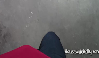 Mature wife Kelly is always ready for action regardless of the time of day